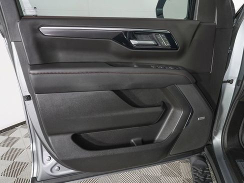 Used 2026 Chevrolet Tahoe RST w/ RST Performance Edition AWD/4WD image 18