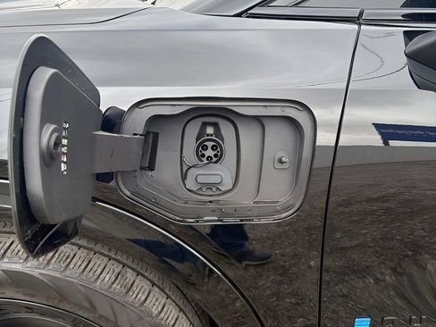 Used 2026 Chevrolet Equinox EV RS FWD image 12