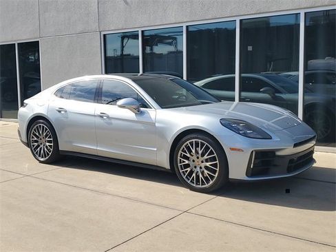 Certified 2024 Porsche Panamera image 7