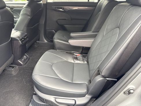 New 2026 Toyota Highlander Platinum AWD/4WD image 21