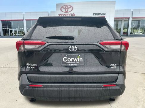 Used 2022 Toyota RAV4 XLE Premium AWD/4WD image 4