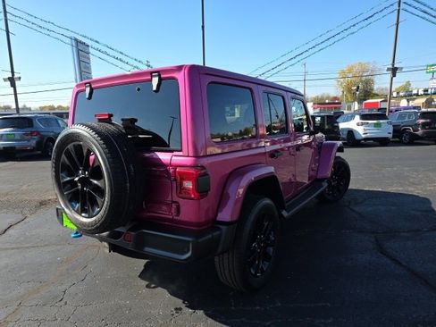 Used 2022 Jeep Wrangler Unlimited Sahara w/ Safety Group image 7