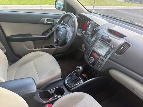 Used 2013 Kia Forte EX w/ Tech Pkg FWD image 12