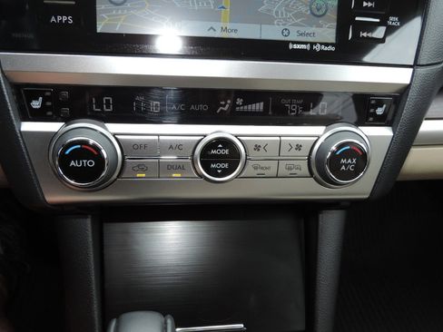 Used 2017 Subaru Outback 2.5i Limited image 17