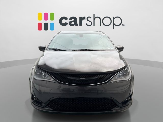 Used 2020 Chrysler Pacifica Touring w/ S Appearance Package FWD image 8