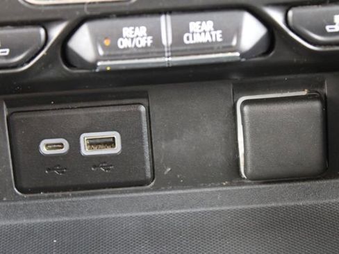 Used 2022 Chevrolet Tahoe LT image 31