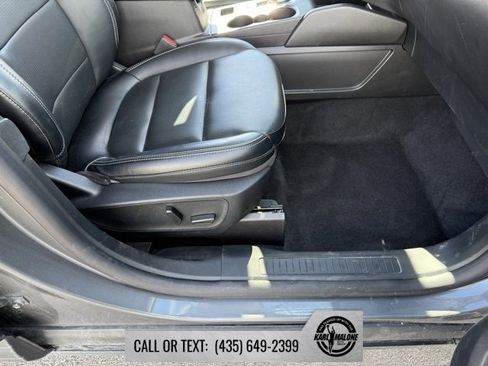 Used 2025 Ford Escape Platinum image 36