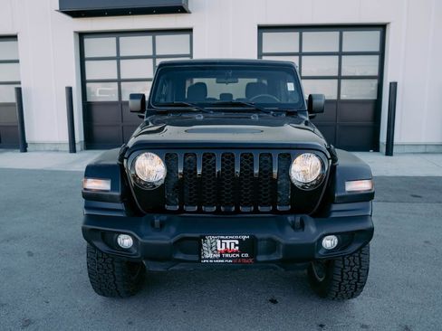 Used 2020 Jeep Gladiator Sport w/ Trailer Tow Package image 2