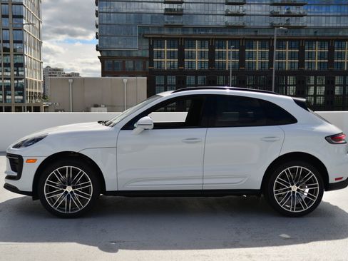 Used 2026 Porsche Macan image 2