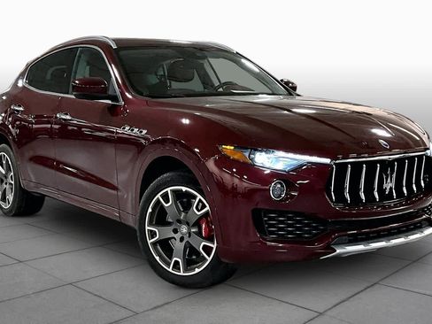Used 2017 Maserati Levante S AWD/4WD image 3