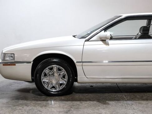 Used 2000 Cadillac Eldorado ESC w/ Comfort/Convenience Pkg image 14