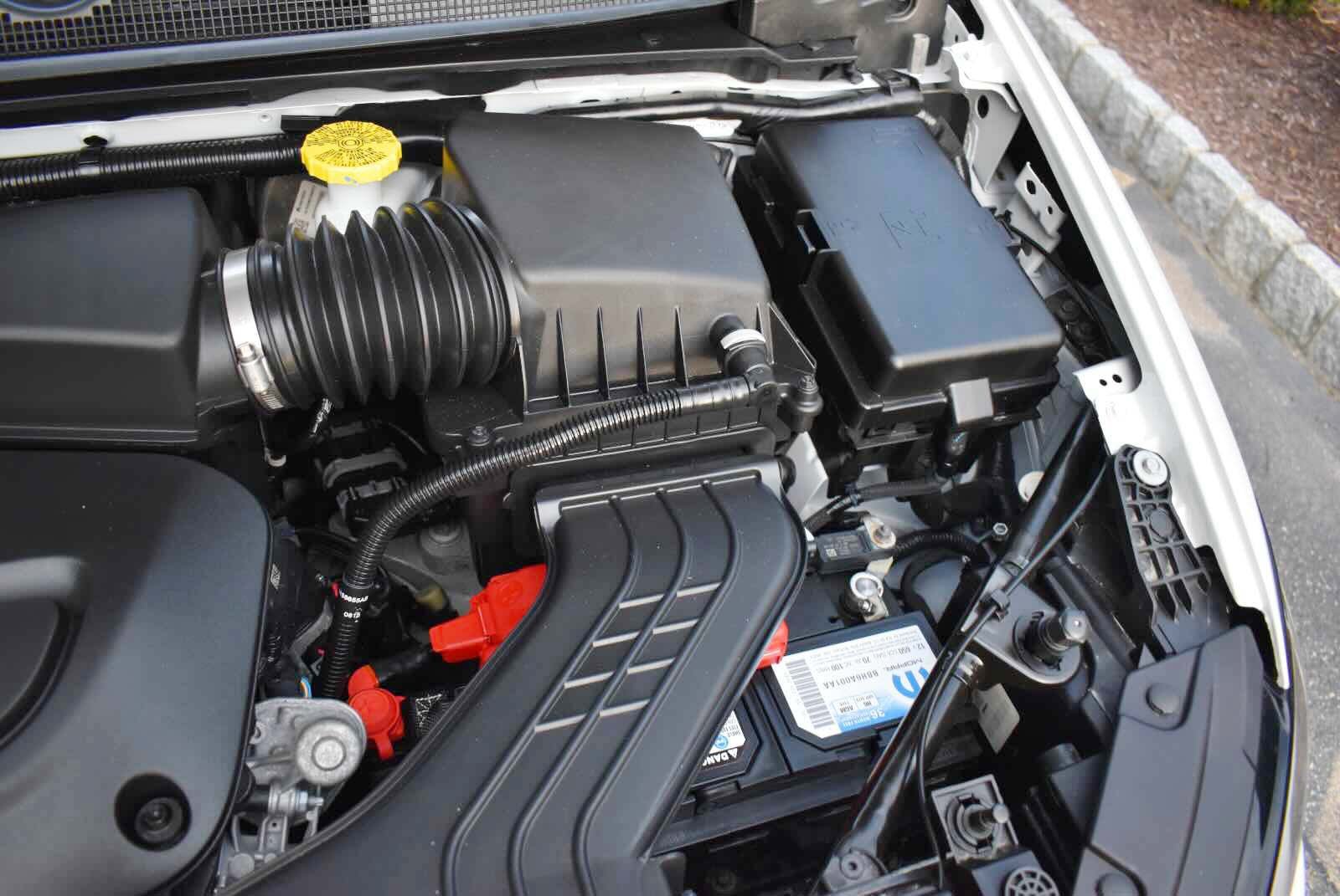 Used 2025 Chrysler Pacifica Select FWD image 36