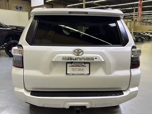 Used 2018 Toyota 4Runner SR5 RWD image 11