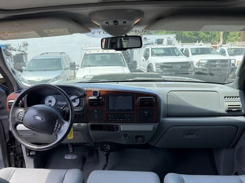 Used 2006 Ford F250 Lariat AWD/4WD image 17