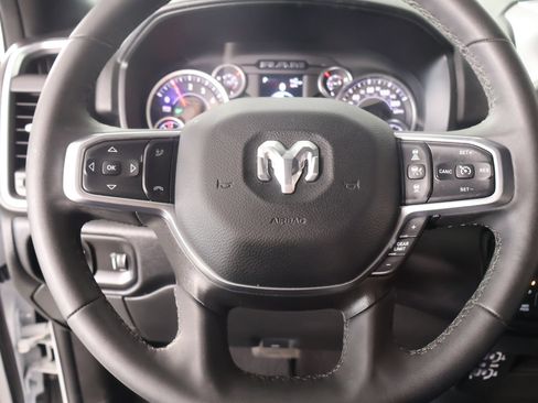 Used 2025 RAM 2500 Big Horn AWD/4WD image 3