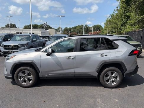Used 2025 Toyota RAV4 XLE FWD image 8