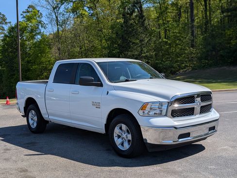 Used 2021 RAM 1500 Classic SLT image 11