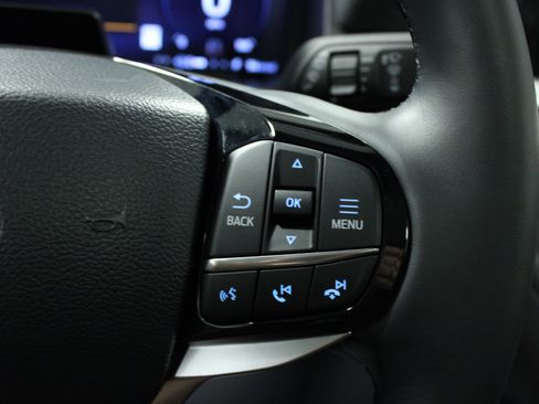 Used 2025 Ford Explorer Platinum image 22