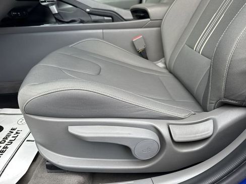 Used 2024 Hyundai Elantra SEL image 14