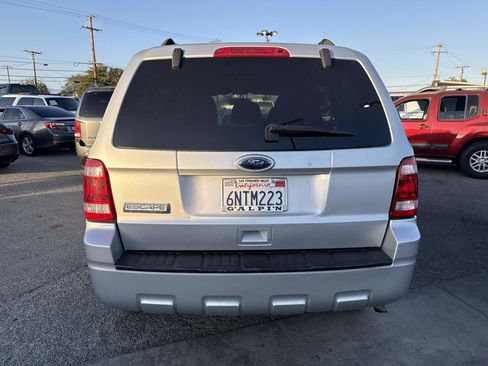 Used 2010 Ford Escape XLT FWD image 4