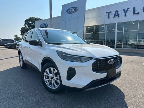 Used 2023 Ford Escape Active FWD image 4