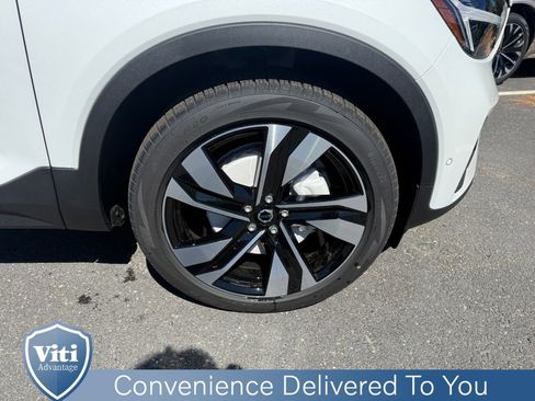 New 2026 Volvo XC40 B5 Plus w/ Climate Package AWD/4WD image 10