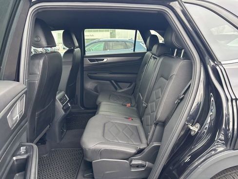 Used 2024 Volkswagen Atlas Cross Sport SE AWD/4WD image 37