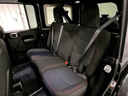 Used 2022 Jeep Wrangler Unlimited Rubicon w/ Dual Top Group AWD/4WD image 23