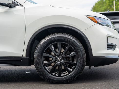 Used 2018 Nissan Rogue SV FWD image 9