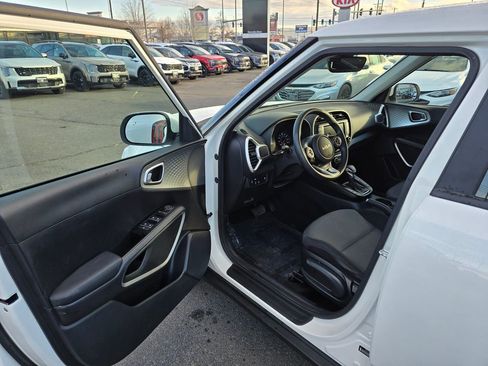 Used 2022 Kia Soul LX w/ Technology Package image 19
