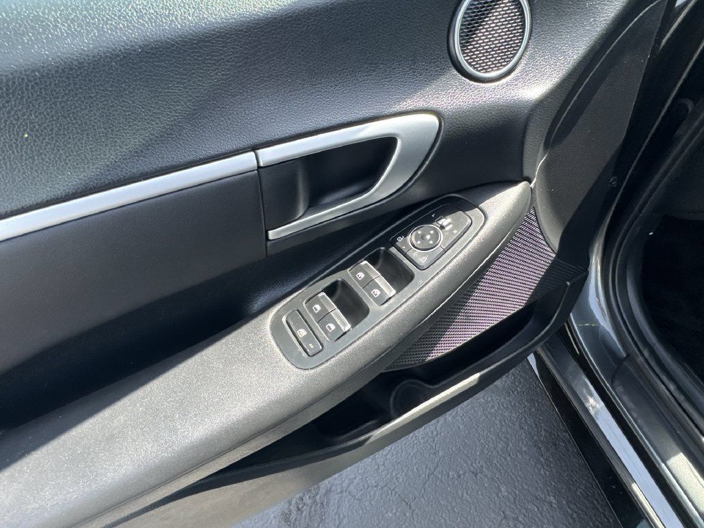 Used 2025 Hyundai Sonata SEL FWD image 22