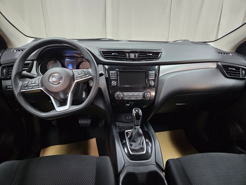 Used 2021 Nissan Rogue Sport S image 22