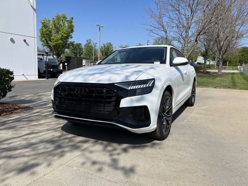Used 2023 Audi Q8 Premium Plus w/ Premium Plus Package image 6