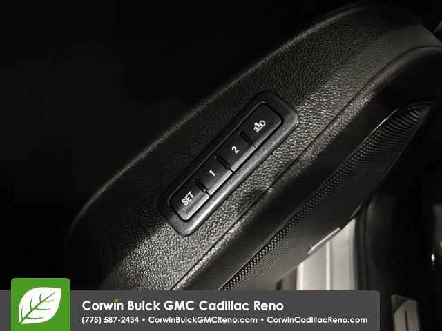 Used 2017 GMC Yukon XL SLT w/ Open Road Package AWD/4WD image 34