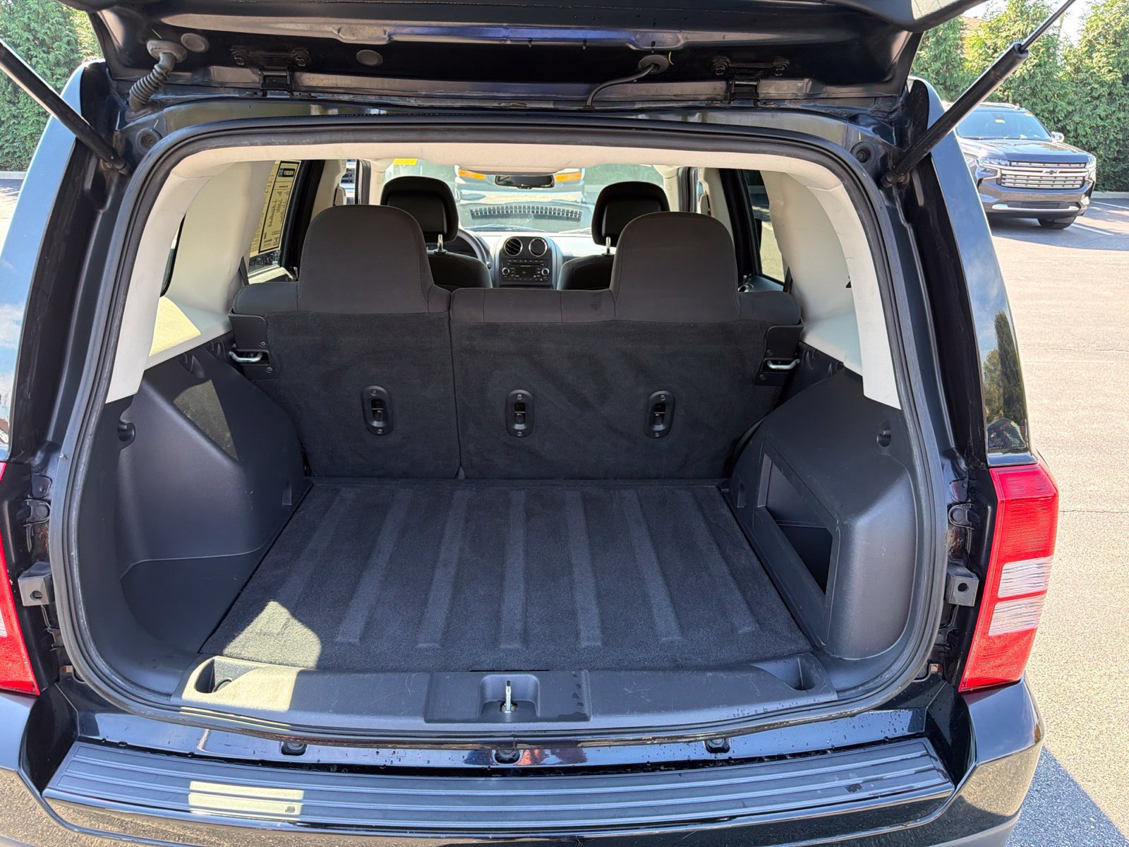 Used 2015 Jeep Patriot Sport w/ Power Value Group AWD/4WD image 24