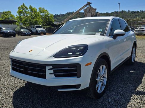 Used 2024 Porsche Cayenne AWD/4WD image 15