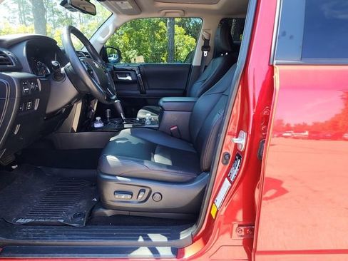 Used 2020 Toyota 4Runner Venture w/ Moonroof Package AWD/4WD image 9