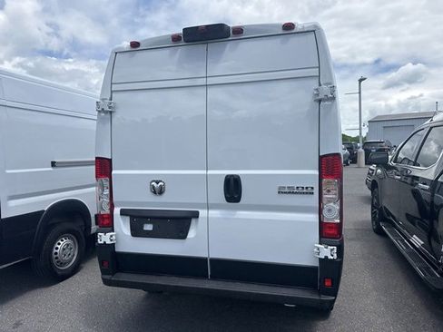 Used 2026 RAM ProMaster 2500 w/ Convenience Group FWD image 19