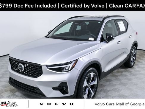 Certified 2025 Volvo XC40 B5 Plus image 1