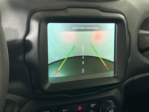 Used 2022 Jeep Renegade Latitude AWD/4WD image 14