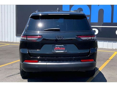Used 2024 Jeep Grand Cherokee L Altitude AWD/4WD image 4