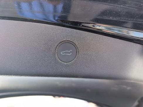 Used 2022 Tesla Model 3 Standard Range Plus image 26