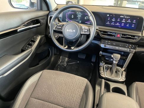 Used 2025 Kia Seltos S image 34