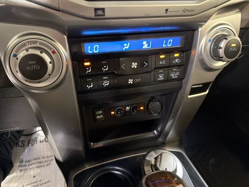 Used 2016 Toyota 4Runner Limited AWD/4WD image 20