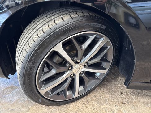 Used 2022 Honda Civic Touring image 4