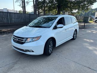Used 2017 Honda Odyssey Touring image 1