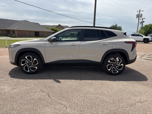 New 2026 Chevrolet Trax RS image 2