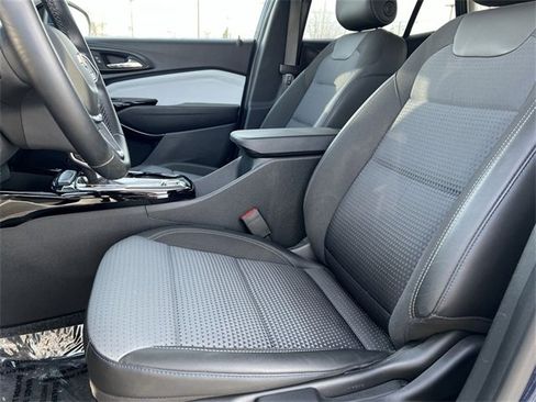 Certified 2024 Chevrolet Trax LT w/ Driver Confidence Package image 13