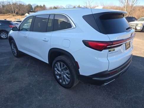 Certified 2025 Buick Enclave Preferred image 3