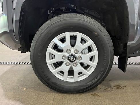 Certified 2024 Toyota Tacoma SR5 AWD/4WD image 22